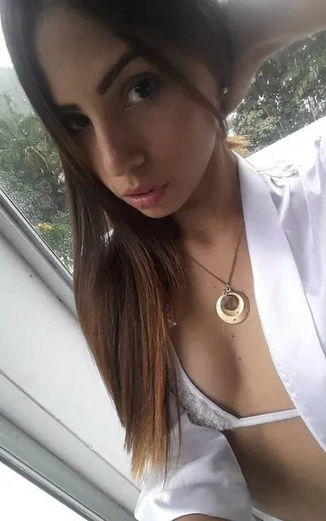 Irmak - Bakırköy VIP Escort Bayan Modeli - Gerçek Fotoğraflı İlan